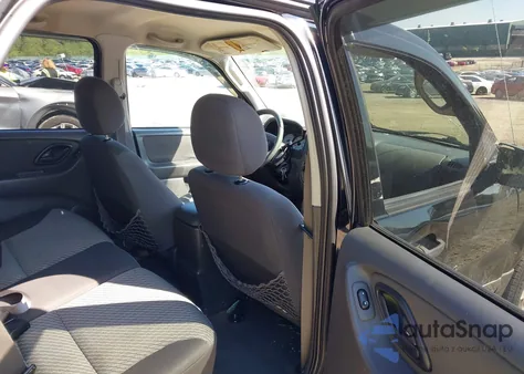 2004 Ford Escape Xlt из США, поврежденный, VIN 1FMYU93174KB87906